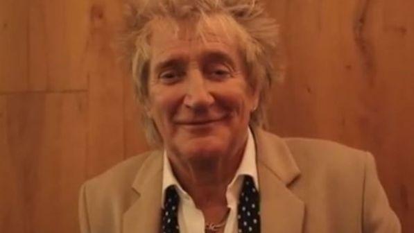 Rod Stewart ha sconfitto il cancro alla prostata, tenuto segreto per tre anni: "Il buon Dio si è preso cura di me"