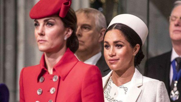 All'università di Glasgow si studia l'outfit di Kate e Meghan