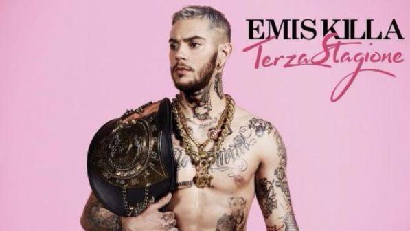 La "Terza stagione" di Emis Killa riparte dall'hip hop, duro, crudo e... disinibito