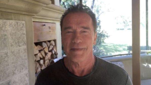 Schwarzenegger dopo l'operazione al cuore: "Sono tornato"