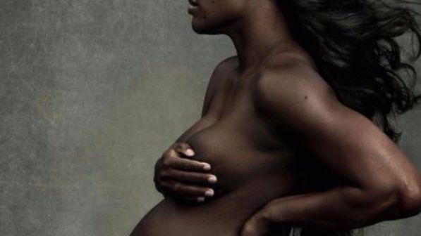 Serena Williams, nuda e col pancione sulla cover di Vanity Fair: "La mia carriera non finisce qui..."