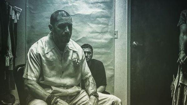 Tom Hardy, altro che sex symbol: si è rasato per girare "Fonzo", il biopic su Al Capone