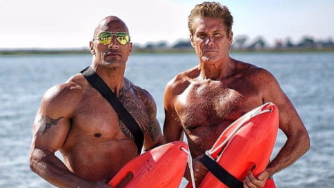 "Baywatch", David Hasselhoff torna bagnino nel film con The Rock e Zac Efron