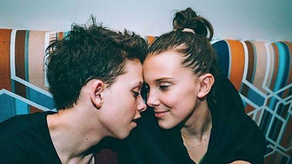 Millie Bobby Brown di "Stranger Things" si è fidanzata, rivelazione con foto social