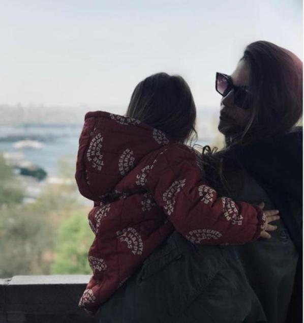 Francesca Fioretti in viaggio con Vittoria pensando ad Astori