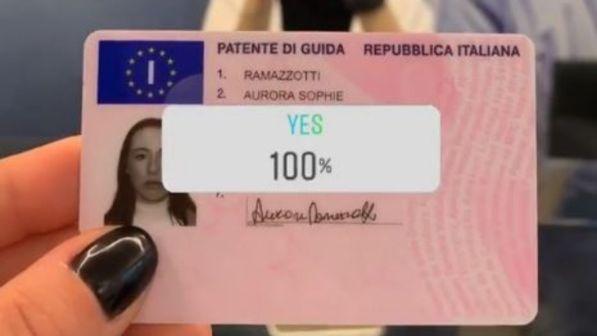 Aurora Ramazzotti, missione compiuta: ha preso la patente
