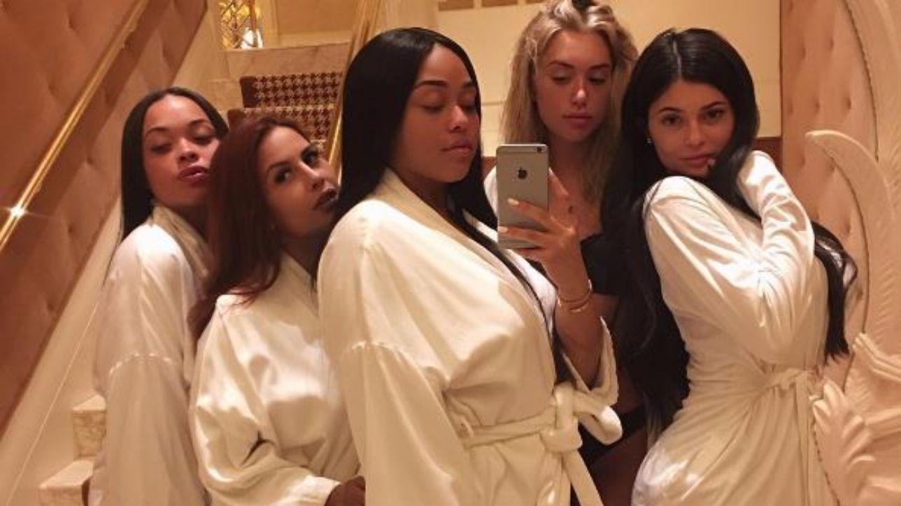 Kylie Jenner Incinta Ecco Il Pancino Tgcom24