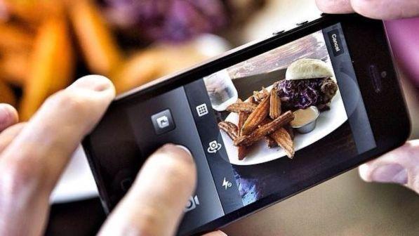 Dalla scelta del ristorante al #foodporn, i social influenzano le scelte alimentari