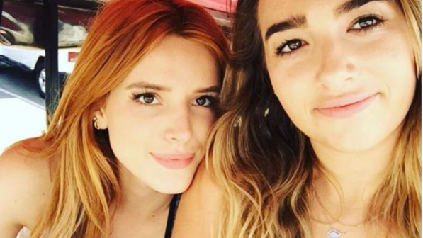 Bella Thorne, la stellina Disney fa coming out e bacia la ex del fratello