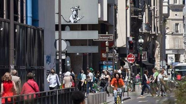 Parigi, opera di Banksy rubata vicino al Centre Pompidou