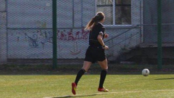 Napoli, filmava le colleghe arbitro sotto la doccia: denunciato