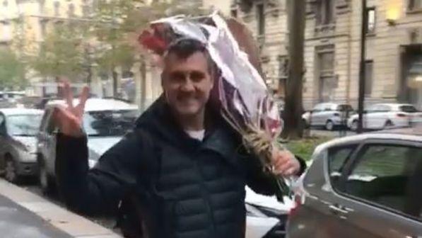 Bobo Vieri paparino innamorato: rose rosse per la Caracciolo
