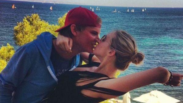Avicii, l'ex fidanzata Emily Goldberg posta foto sui social e viene criticata