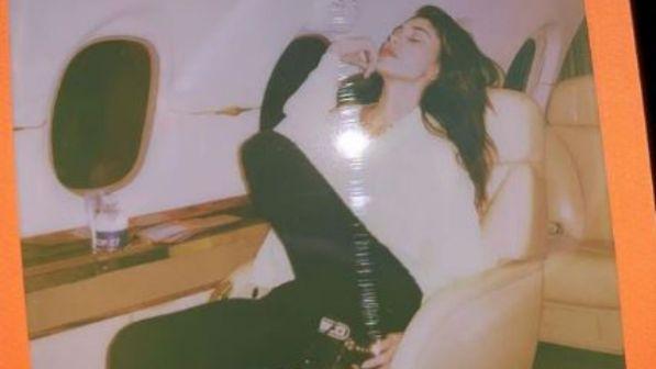 Belen, confidenze in aereo: dalla prima volta al sesso adesso