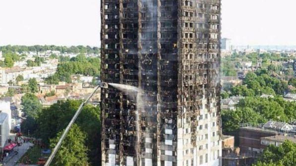 Londra,incendio Grenfell Tower:verso incriminazione omicidio colposo