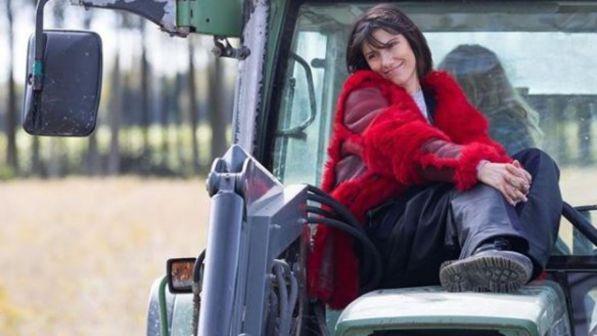Elisa, 40 candeline e 20 anni di successi per la cantautrice friulana