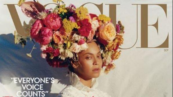 Beyoncé, regina per la cover di Vogue confessa: "Sono quasi morta durante il parto gemellare"