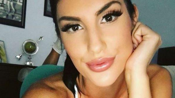 ragazza lesbica sedurre ragazza