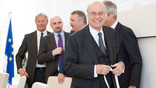 Bergamo, ladri entrano nella villa dell'industriale Pesenti durante i suoi funerali: furto sventato dalla polizia