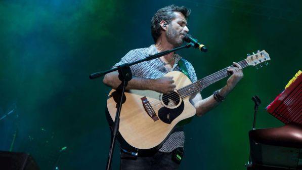 Daniele Silvestri, grande festa con tanti ospiti a Milano
