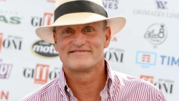 Woody Harrelson e quella cena da incubo con Trump: "Per sopravvivere ho dovuto fumare uno spinello"