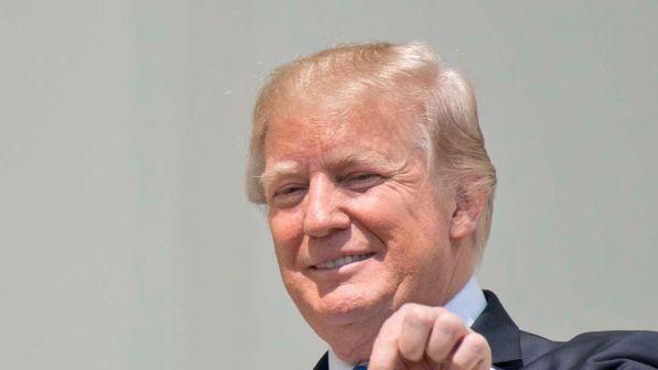Donald Trump perde un altro pezzo, vice assistente si dimette