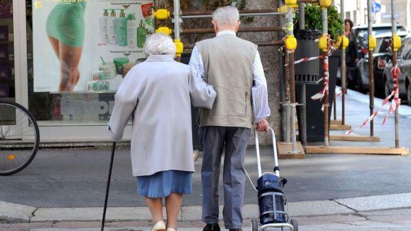 Milano, due anziani muoiono insieme mano nella mano dopo 50 anni di matrimonio