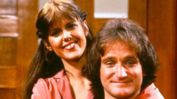 Pam Dawber: "Sul set di 'Mork & Mindy' Robin Williams mi palpò il seno, ma era divertente"