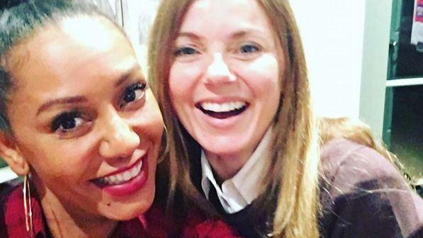Guerra tra Spice Girls, Geri risponde a Mel B: "Non abbiamo mai fatto sesso"