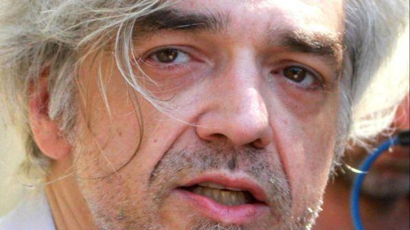 Morgan, bloccato sgombero forzato beni da casa sua: "Tutto rimane dov'è"
