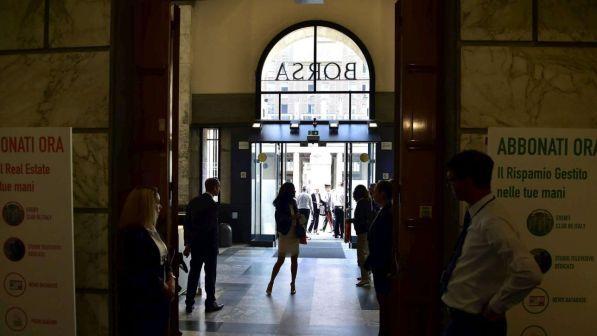 Piazza Affari apre in leggero calo: primo Ftse Mib -0,03%