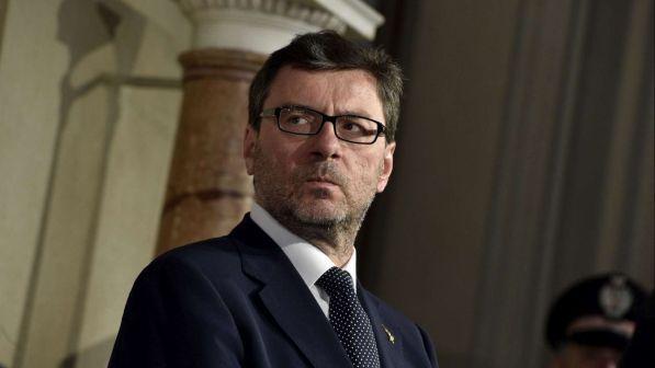 Giorgetti (Lega): così il governo non va lontano, la "manina" è nel M5s