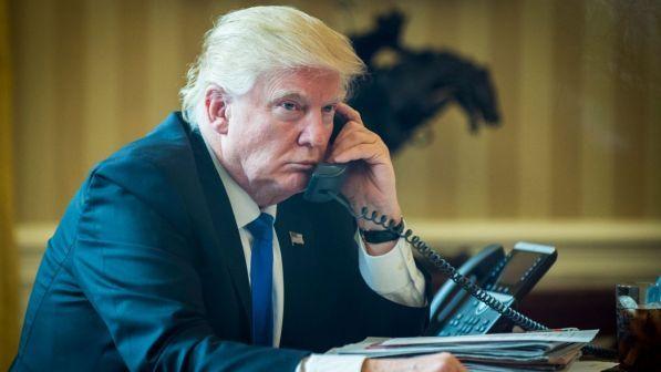 Libia, Trump chiama il generale Haftar: "Servono pace e stabilità"