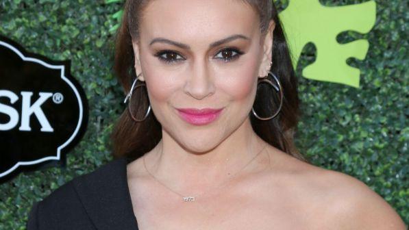 L'ex star di "Streghe" Alyssa Milano confessa: "Ho abortito due volte"