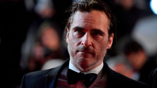 Joaquin Phoenix sarà il Joker in un film sulle origini dell'iconico super cattivo