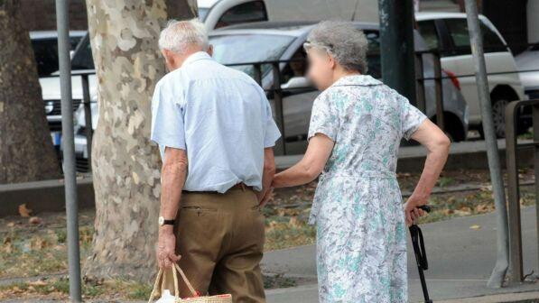 Padova, falsi medici derubavano anziani: Cc arrestano tre persone