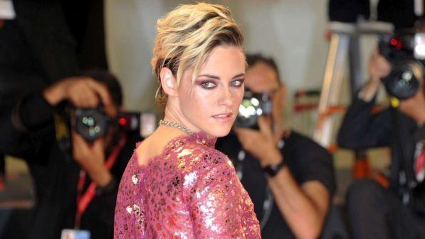 Kristen Stewart rivela: "Nessun film Marvel perché non nascondo la mia fidanzata"