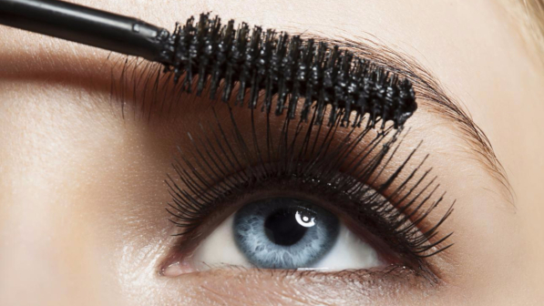 Mascara, più sexy con un battito di ciglia