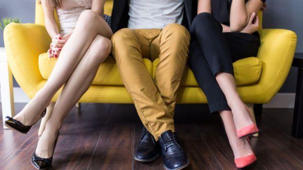 Roma, ex si coalizzano contro l'uomo che le aveva tradite: condannate per stalking