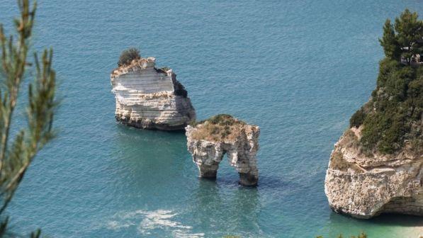 Ancona, due ragazzi scomparsi in mare: giocavano vicino agli scogli