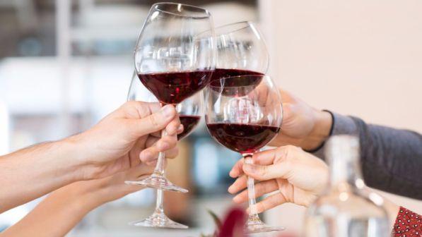 Vino: toccasana o pericoloso nemico? Un prezioso calice a due facce
