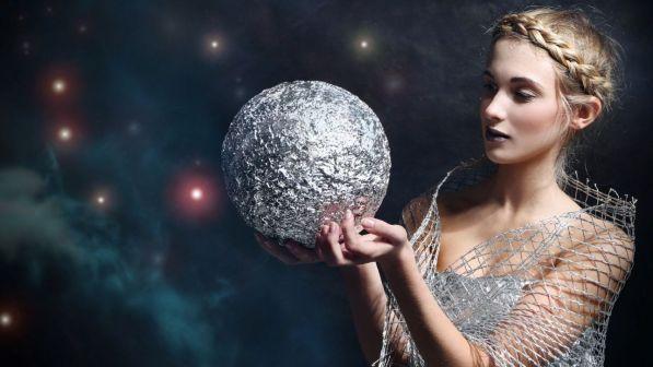 La Luna nelle 12 Case Astrologiche