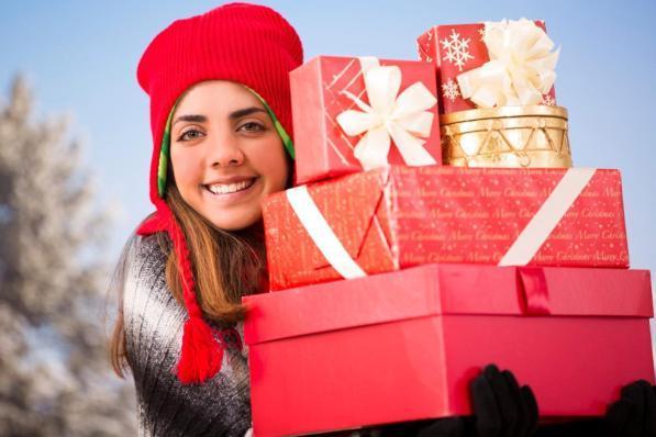 Regali di Natale: regole e galateo per non sbagliare dono