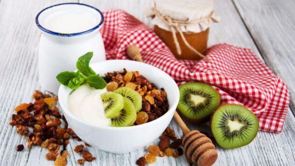 Buco allo stomaco addio: ecco gli snack che ti fanno stare bene