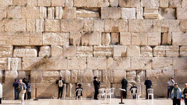 Gerusalemme, Unesco approva nuova risoluzione "contro" gli ebrei. Gentiloni: "L'Italia voterà contro"