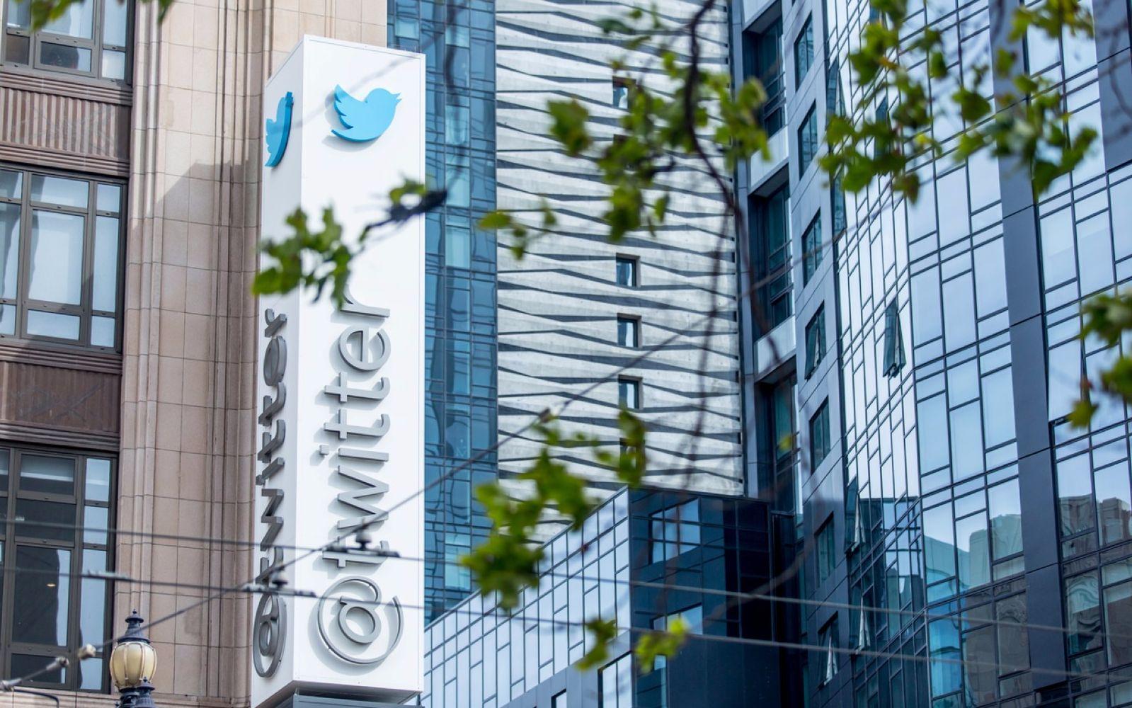 Vacanze all’insegna di Twitter: parti con 140 caratteri in valigia