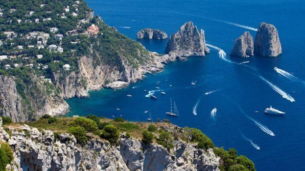 Capri, turista francese denuncia di essere stata violentata in hotel