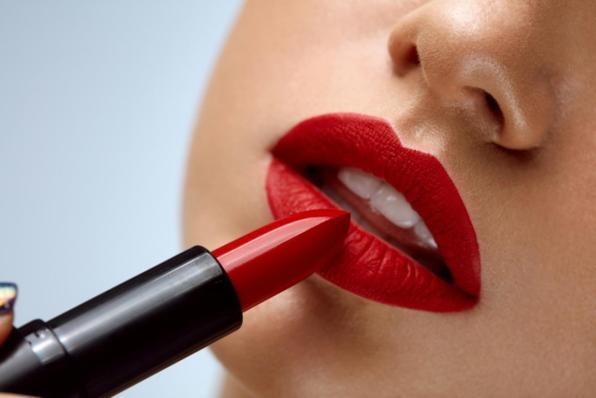 Vuoi sentirti più bella e in forma? Inizia dal rossetto!