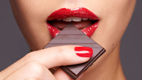 Il cioccolato fa bene al cervello: chi lo mangia è più "intelligente"