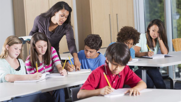 Scuola, l'appello di una mamma al ministro Giannini: teniamo le scuole elementari aperte per tutto giugno